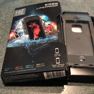 LIFEPROOF  case with built-in screen cover